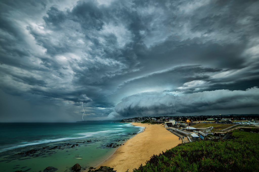 https://shannonhartigan.com.au/files/2018/08/Bar-Beach-Storm-Front-1024x682.jpg